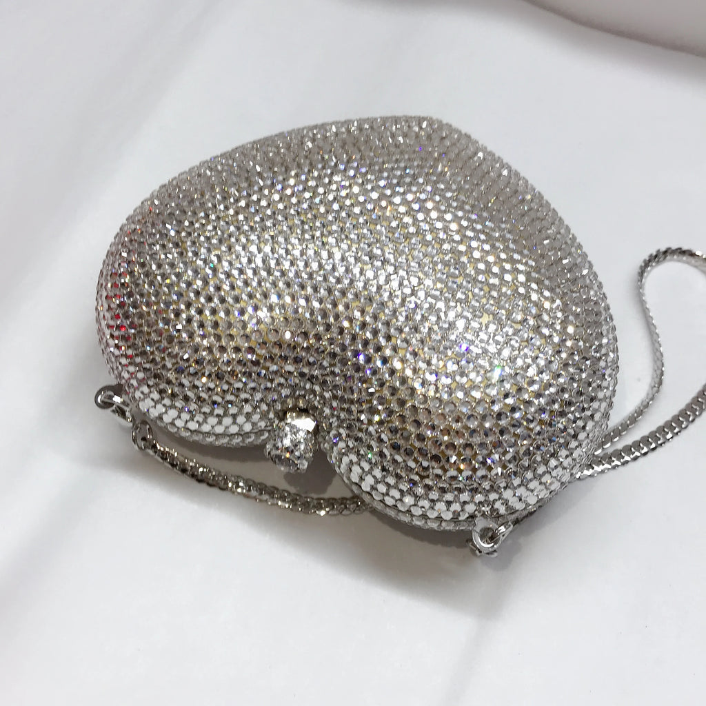 Pochette soirée cœur tigre en strass, sac de fête luxe pour femme, accessoire élégant pour mariage ou soirée festive.