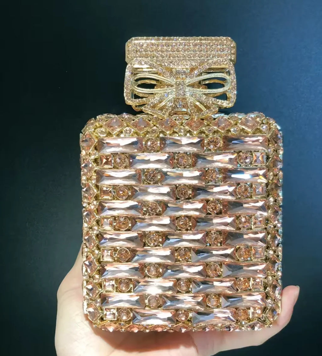 Pochette soirée cœur tigre en strass pour femme, sac de mariage et fête, design luxe et élégant.