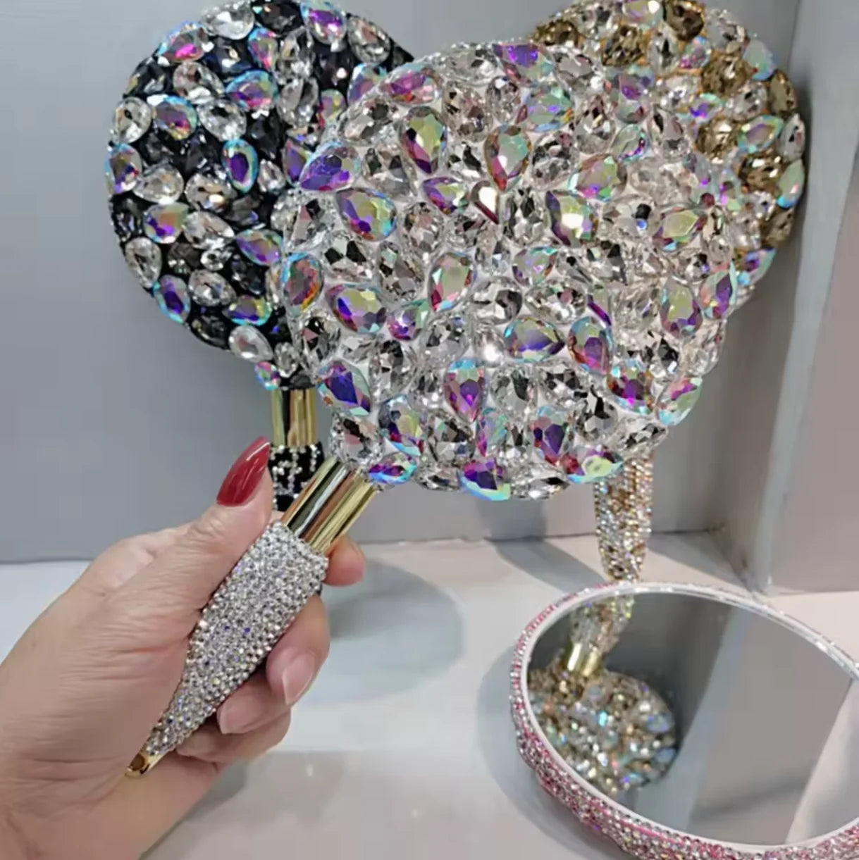 Pochette de soirée en forme de cœur avec strass tigre, sac de mariage et fête pour femme, luxe et élégant.