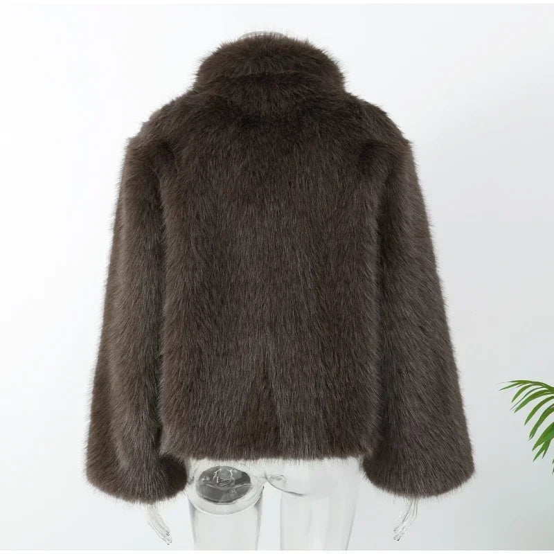 Veste Fausse Fourrure Courte Élégante 2025 - Manteau Col Montant Boutons Femme - badassmood