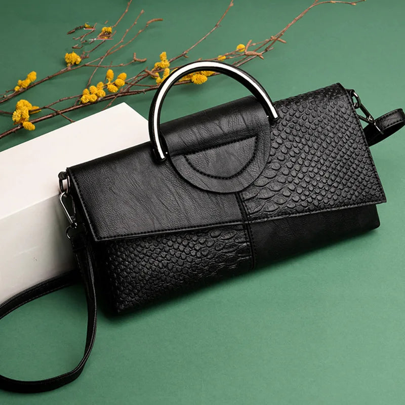 Sac à main femme en cuir PU souple avec bandoulière, style luxe, idéal pour l'épaule, fabriqué par badassmood.com