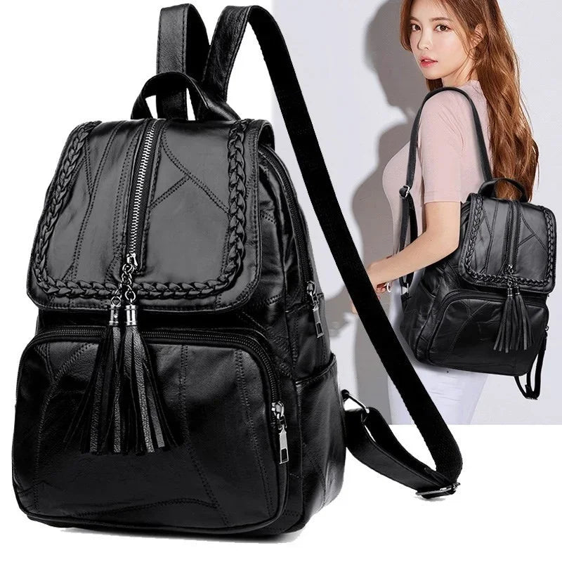 Mini sac à dos pour homme noir en toile, bandoulière sportive, idéal pour voyage et école, style moderne et pratique.