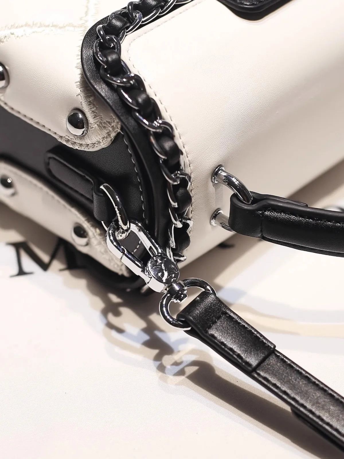 Sac Carré Bicolore Femme - Sac Bandoulière Soirée Cuir Tendance 2026 - badassmood