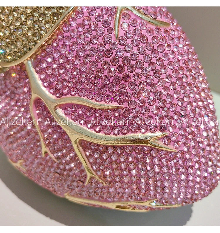 Pochette de soirée cœur en strass et diamants, sac de mariage et fête pour femme, élégant et luxe.