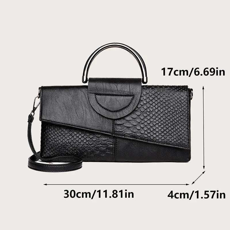 Pochette enveloppe pour femme de soirée avec bandoulière et fermeture éclair, style fashion, design élégant et tendance.