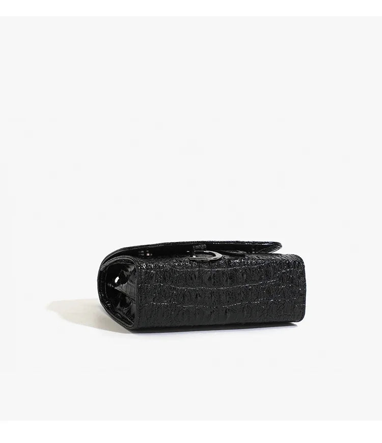 Sac à main femme en sequins avec chaînes dorées, style luxe casual, sac bandoulière tendance et élégant.