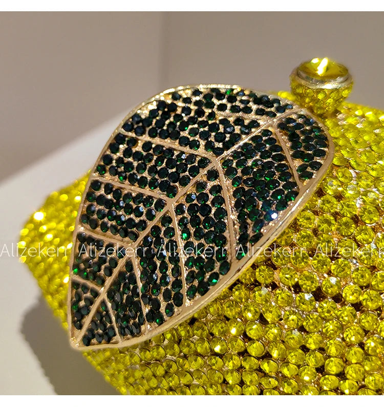 Pochette soirée citron avec strass et diamants, sac de mariage et fête luxe pour femme, design élégant et brillant.