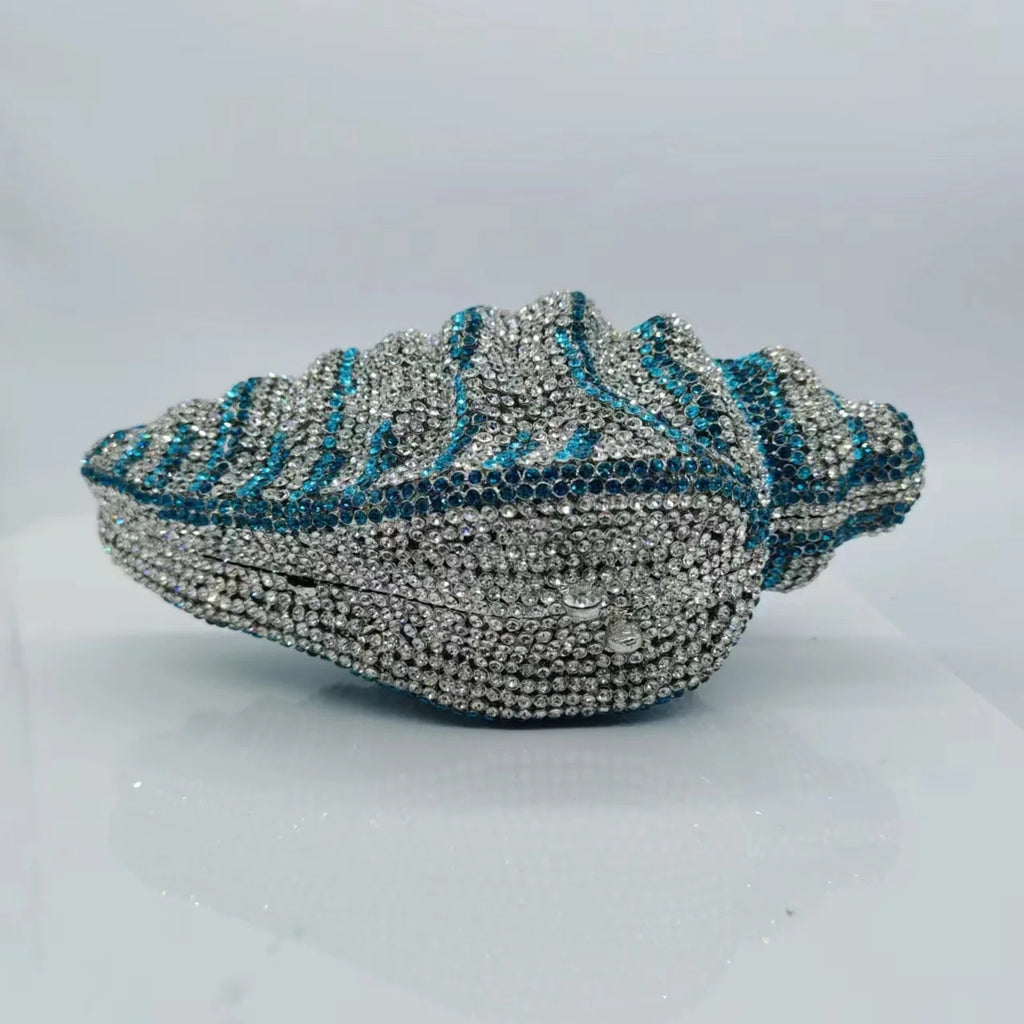 Pochette de soirée en cristaux et coquillage, sac de mariage luxe pour femme, style strass élégant, design sophistiqué.