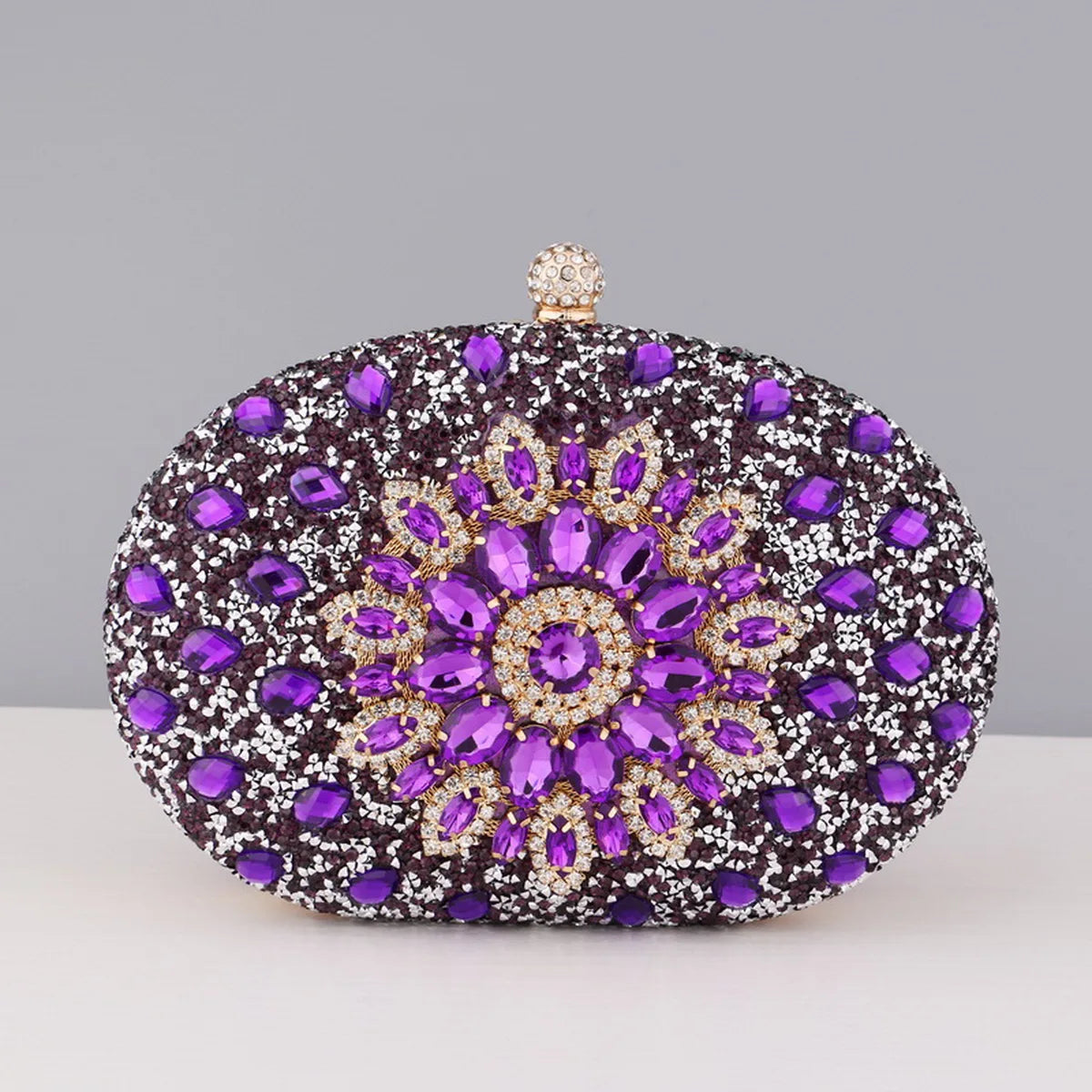 Pochette soirée fleur en strass et diamants avec chaîne luxe, sac de mariage élégant et sophistiqué.