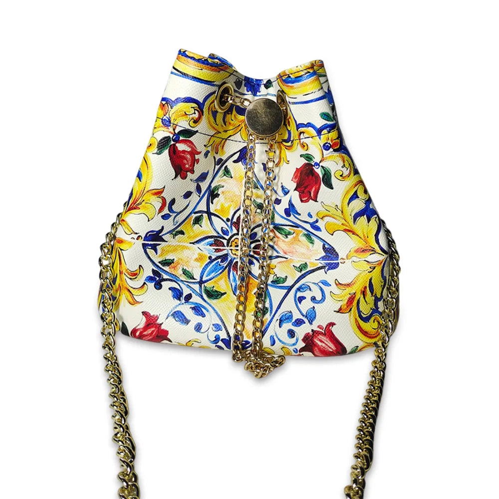 Sac à main femme grande capacité avec chaîne dorée et bandoulière, disponible en 12 coloris, style élégant et pratique.