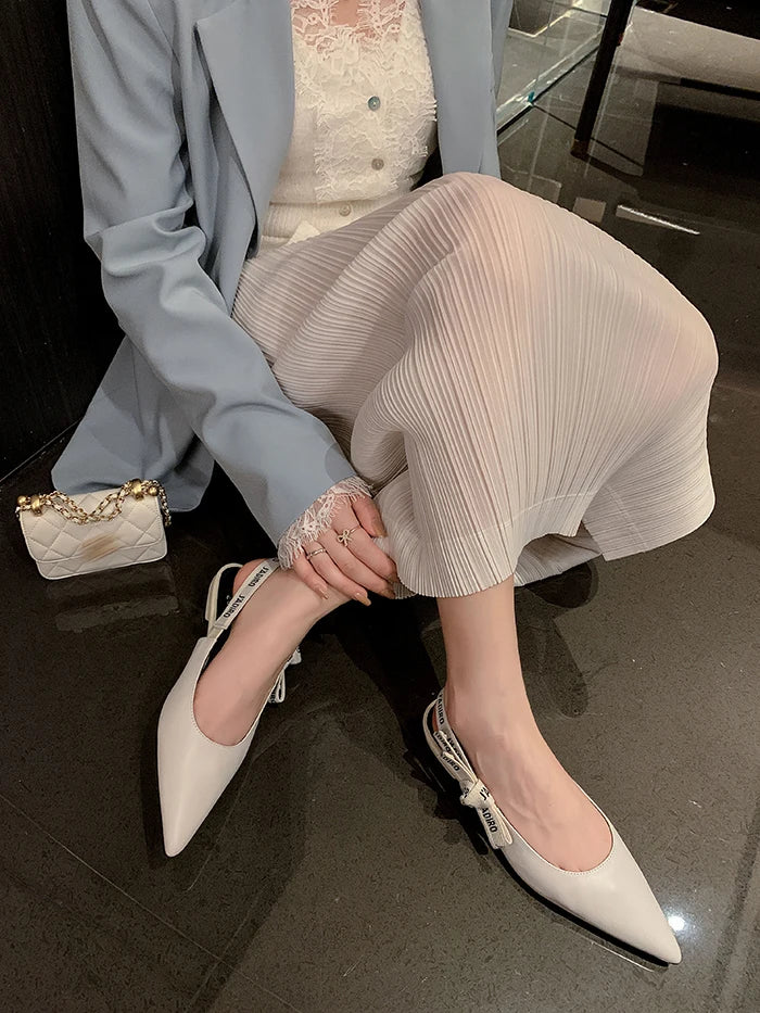 Sandales plates pointues pour femme avec talon bloc de 3 à 5 cm, bride élastique, chaussure tendance de badassmood.com
