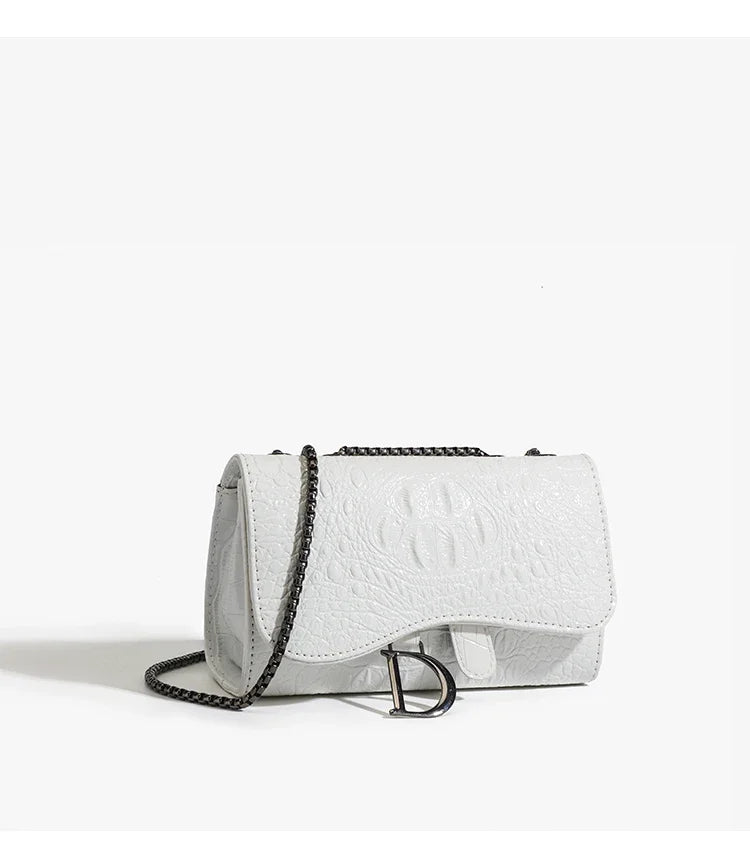 Sac à main femme en sequins avec chaînes dorées, style luxe casual, sac bandoulière tendance, parfait pour une tenue élégante.