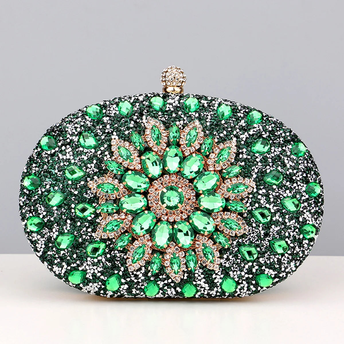 Pochette de soirée fleur en strass et diamants avec chaîne luxe, idéal pour mariage ou occasions élégantes.