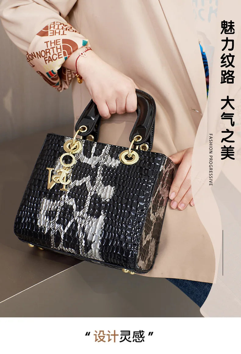 Sac à main femme en toile robuste, grand format, style casual et tendance pour 2025, par badassmood.com