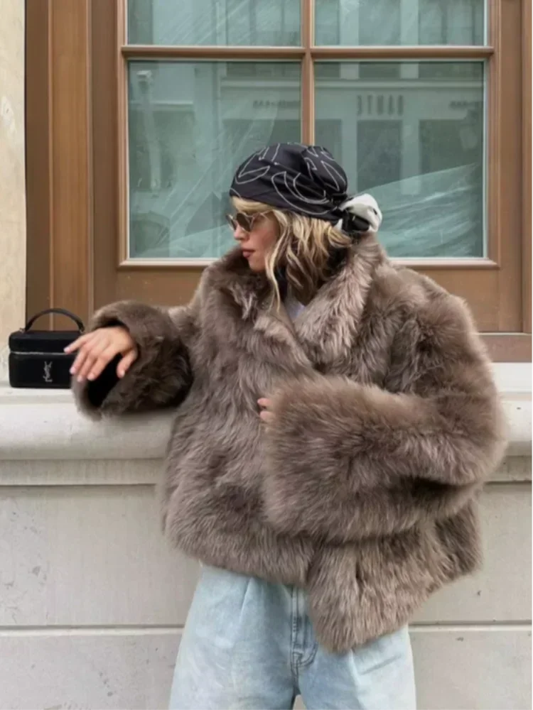 Veste Fausse Fourrure Courte Élégante 2025 - Manteau Col Montant Boutons Femme - badassmood