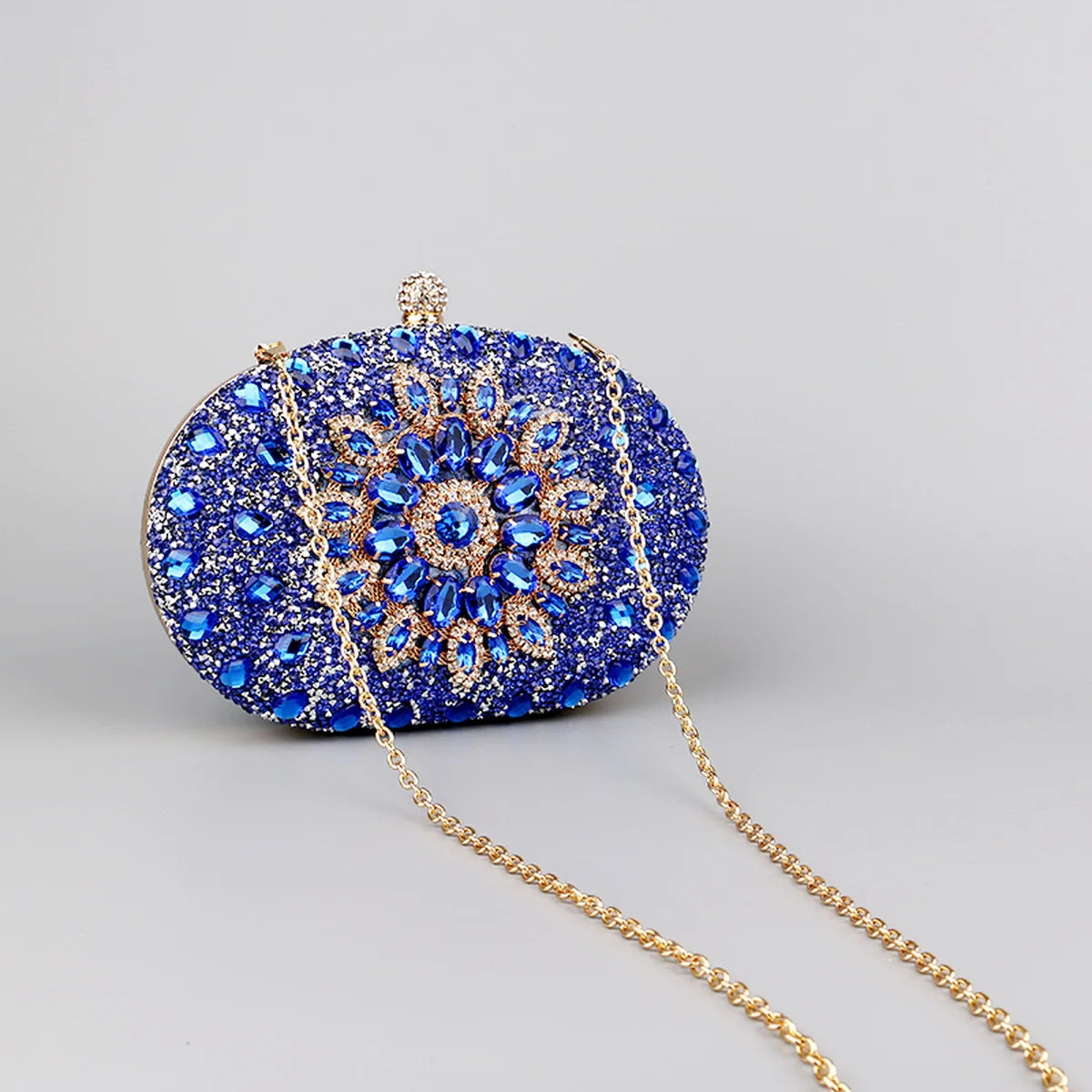 Pochette de soirée en fleurs avec strass et diamants, sac de mariage élégant avec chaîne luxe, par badassmood.com