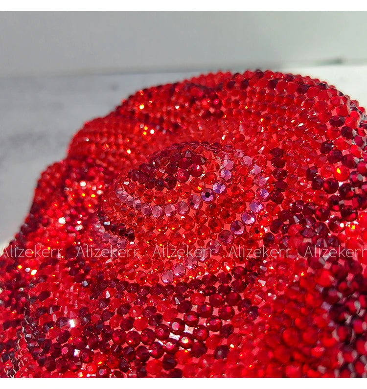 Pochette soirée rose avec cristaux et strass, sac de mariage et fête luxe pour femme, élégant et brillant.