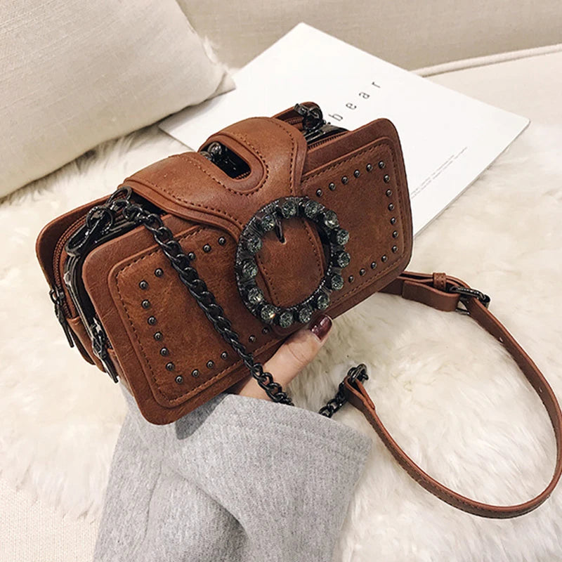 Sac à main femme en cuir PU avec motifs de diamants vintage et bandoulière, style carré élégant et luxe.