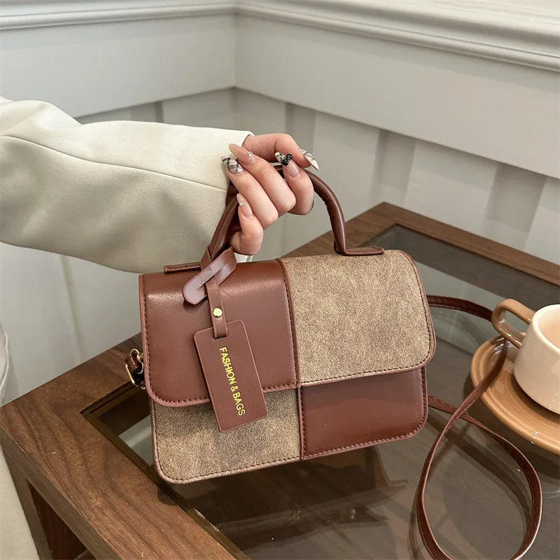 Sac à main femme géométrique avec bandoulière élégante, parfait pour un style quotidien moderne et tendance.