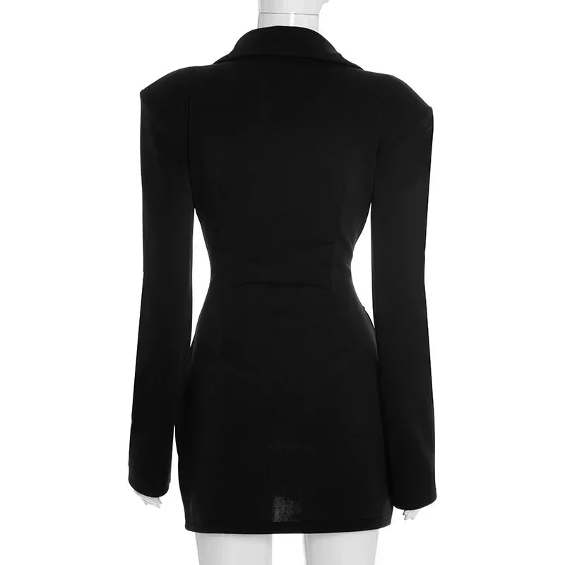 Robe mini chic cintrée à col V profond avec manches longues et double boutonnage, style élégant pour femme.