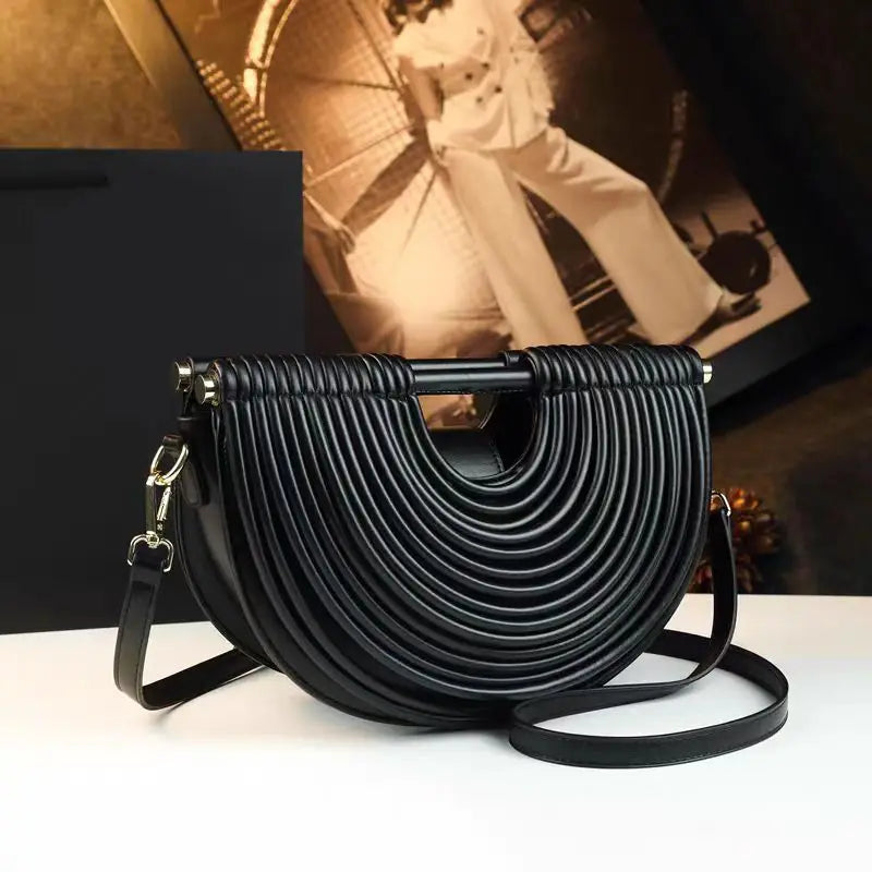 Sac Lune Tissé Doré Luxe Designer 2026 - Hobo Cuir Argent Clutch Soirée Femme - badassmood