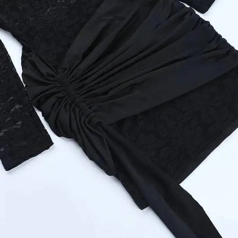 Robe mini plissée en dentelle noire, épaules dénudées, style bodycon sexy pour soirée ou club, de la marque badassmood.com