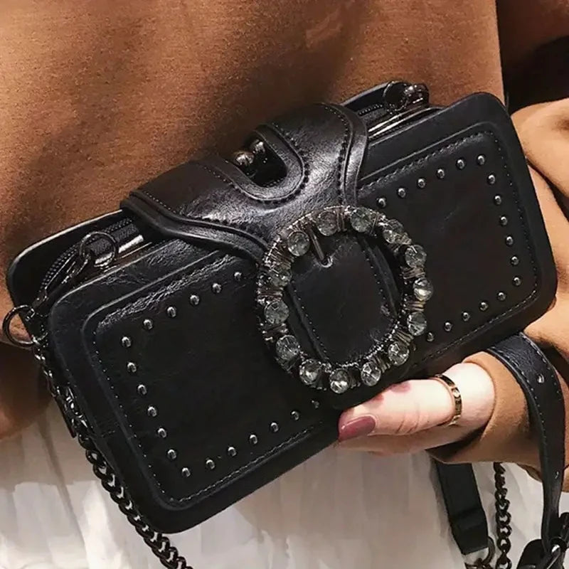 Sac à main femme diamants vintage avec bandoulière en cuir PU, design carré luxe, couleur noire, élégant et sophistiqué.