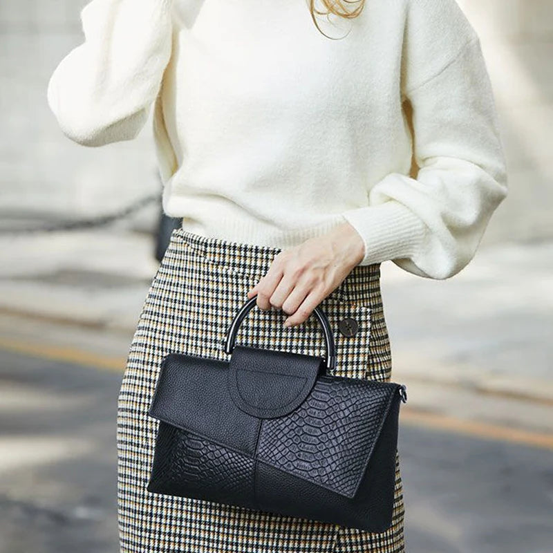 Sac à main femme en cuir PU souple, luxe, avec bandoulière et porté épaule, style élégant et moderne.