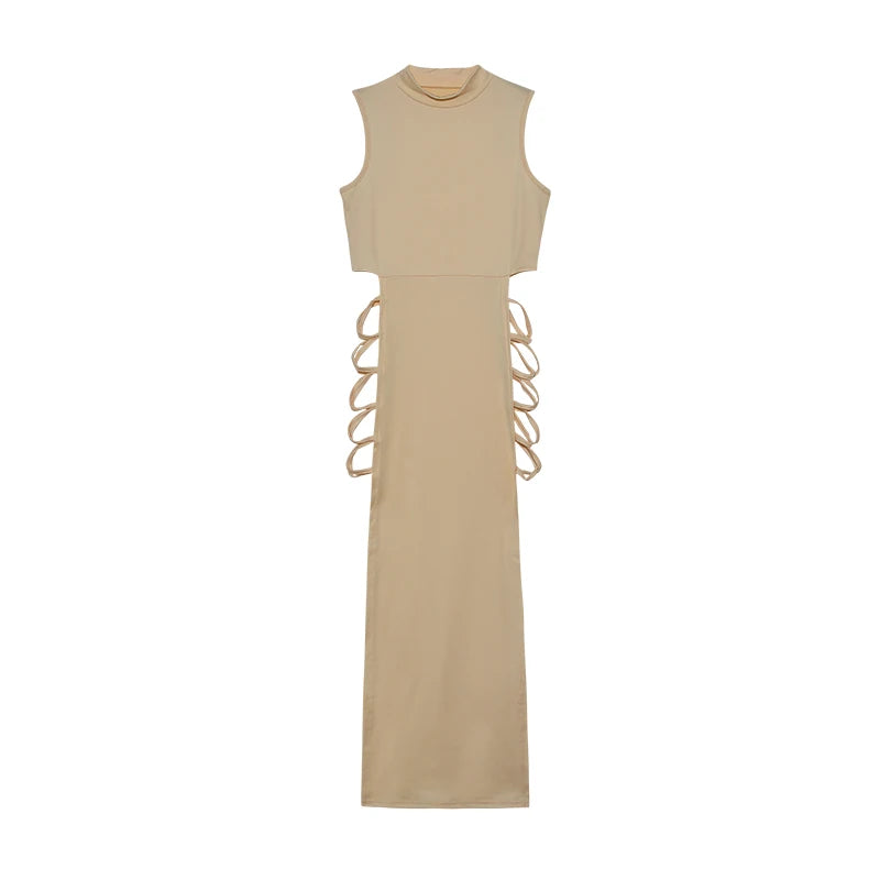 Robe moulante sexy criss cross sans manches avec col montant, vêtement femme de la marque badassmood.com, vue de face.