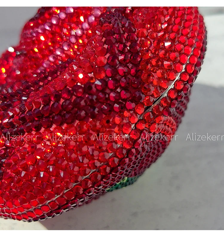 Pochette soirée rose avec cristaux et strass, sac de mariage et fête luxe pour femme, élégante et sophistiquée.