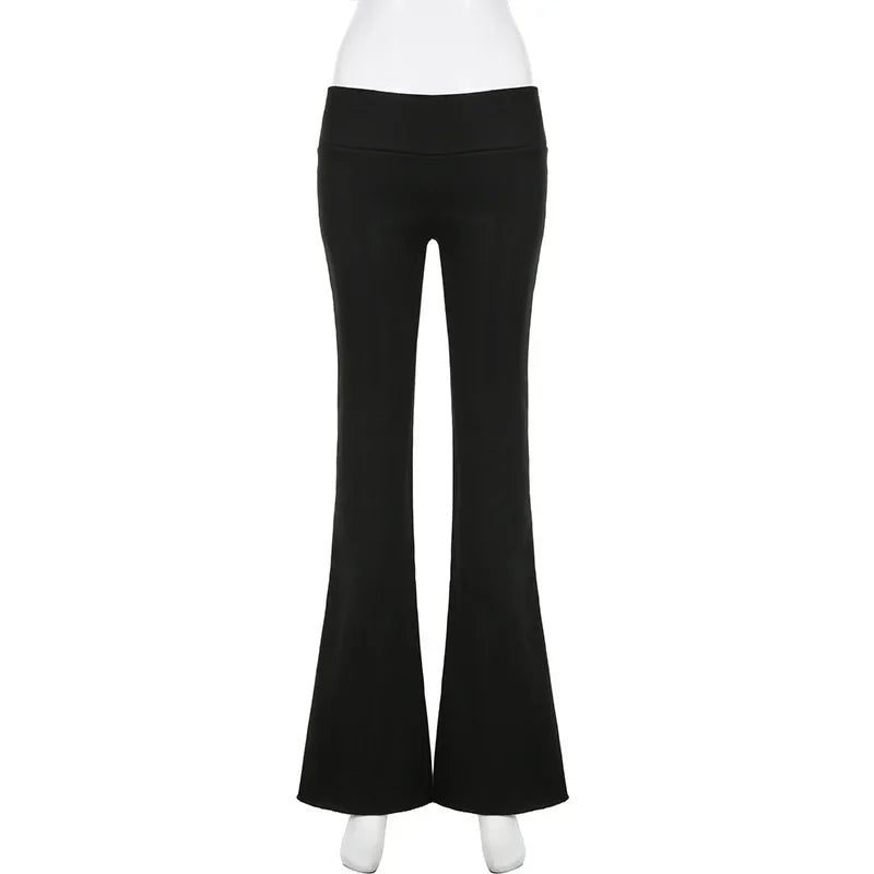 Pantalon flare Y2K taille basse pour femme avec coupe bootcut slim, style casual et sexy, en denim bleu.