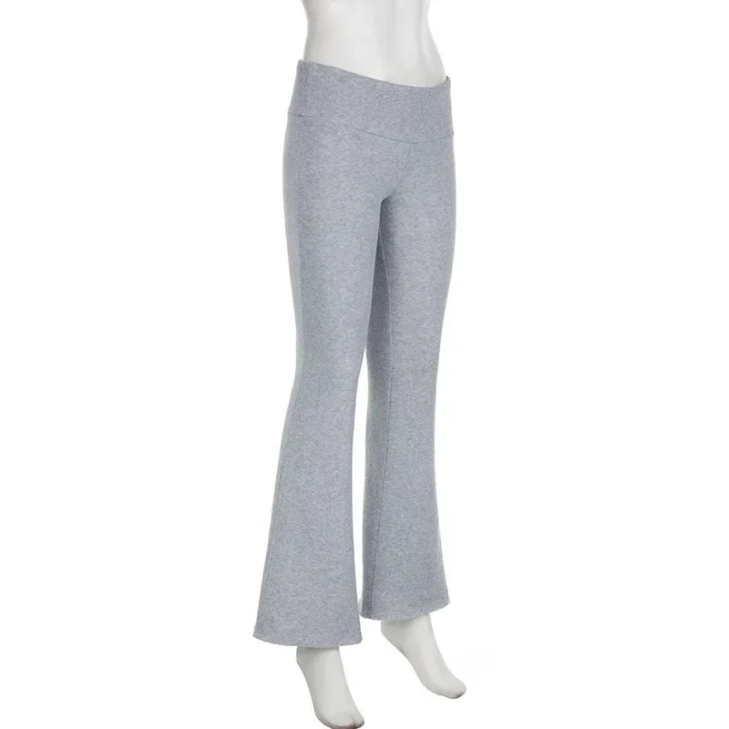 Pantalon flare Y2K taille basse pour femme, coupe slim et bootcut, style casual et sexy, couleur noire.