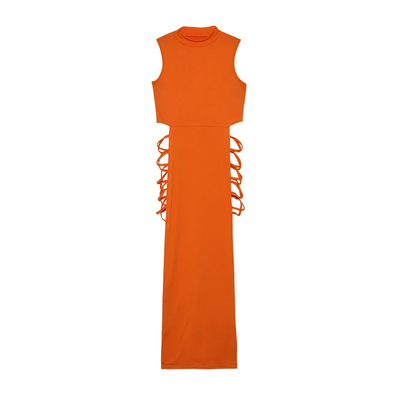 Robe moulante sexy avec découpe criss-cross, col montant sans manches, vêtement femme de la marque badassmood.com.