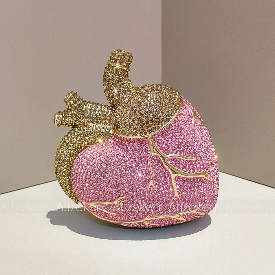 Pochette de soirée cœur strass et diamants, sac de mariage et fête luxe pour femme, design élégant et brillant.