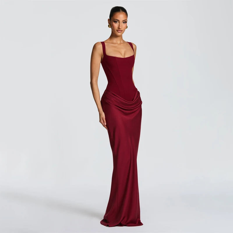 Robe mini plissée marron sexy avec dos nu, sans manches, col carré, taille haute, robe élégante de badassmood.com