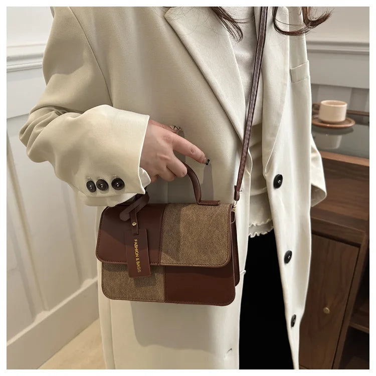 Sac à main femme géométrique de BadassMood avec bandoulière élégante, style quotidien et mode tendance.